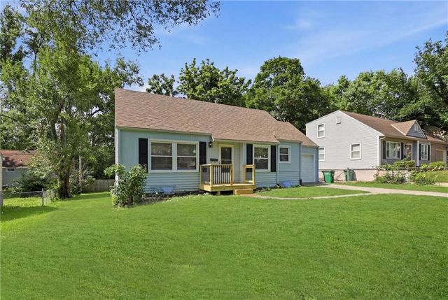 5311 W 50th Terrace, Roeland Park, KS 66205