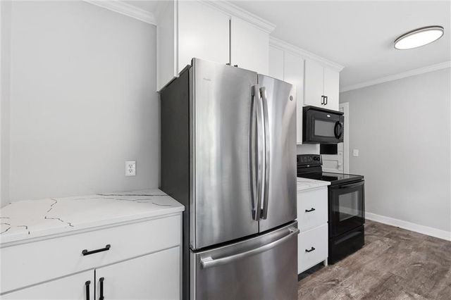 5311 W 50th Terrace, Roeland Park, KS 66205
