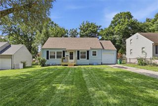5311 W 50th Terrace, Roeland Park, KS 66205