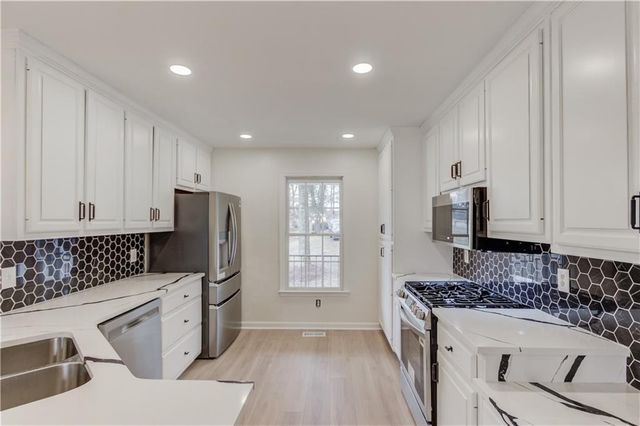 4900 Flat Creek Road, Oakwood, GA 30566