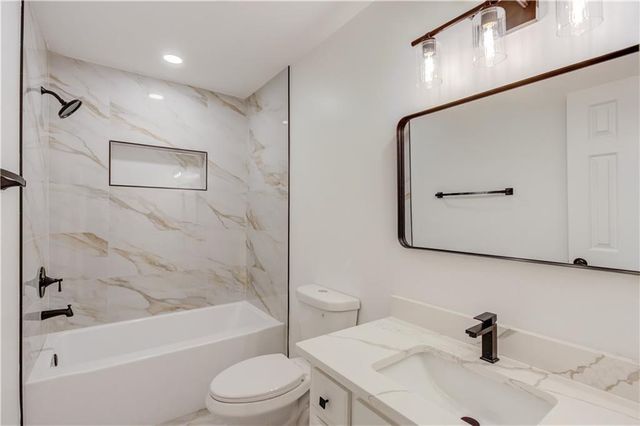 4900 Flat Creek Road, Oakwood, GA 30566