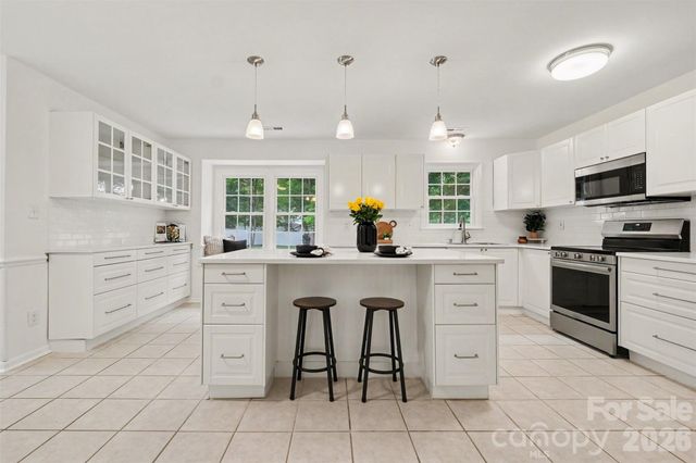10727 Colony Woods Drive, Charlotte, NC 28277
