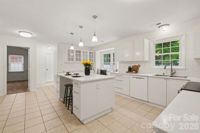 10727 Colony Woods Drive, Charlotte, NC 28277