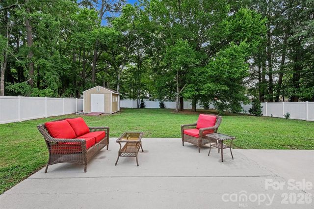 10727 Colony Woods Drive, Charlotte, NC 28277