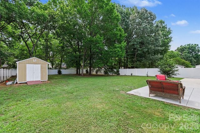10727 Colony Woods Drive, Charlotte, NC 28277