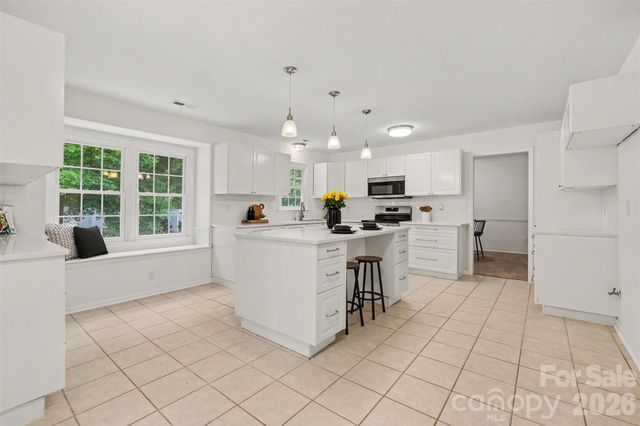10727 Colony Woods Drive, Charlotte, NC 28277