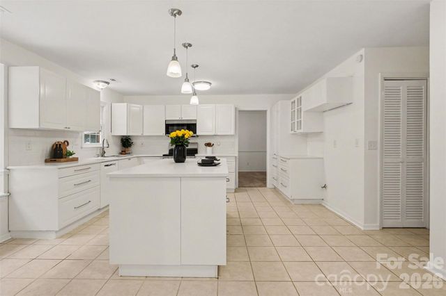10727 Colony Woods Drive, Charlotte, NC 28277