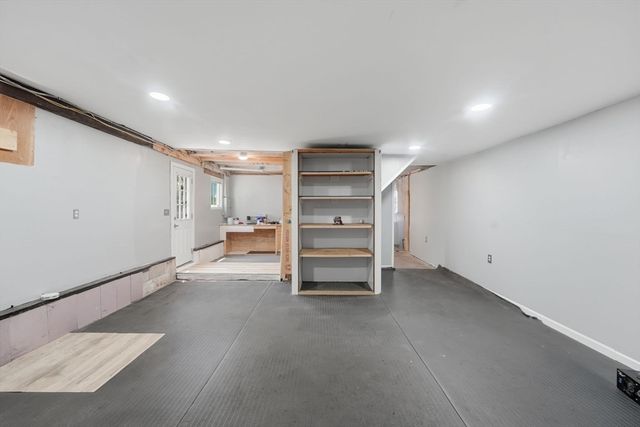 415 Anthony St, Fall River, MA 02720