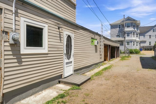 415 Anthony St, Fall River, MA 02720