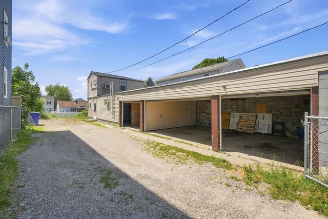 415 Anthony St, Fall River, MA 02720