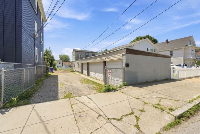 415 Anthony St, Fall River, MA 02720