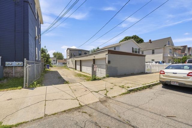 415 Anthony St, Fall River, MA 02720