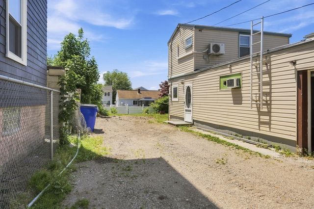 415 Anthony St, Fall River, MA 02720