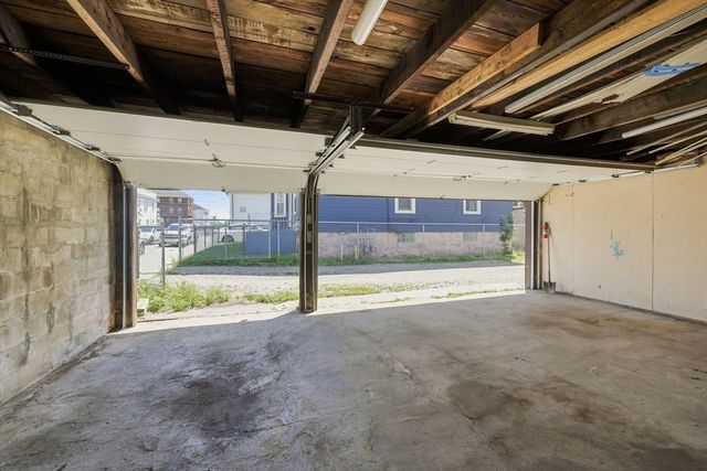 415 Anthony St, Fall River, MA 02720