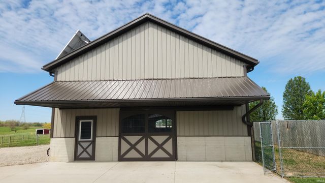 57051 County Road 33, Middlebury, IN 46540