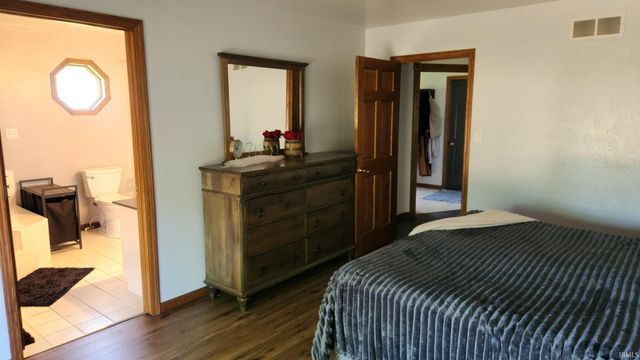 57051 County Road 33, Middlebury, IN 46540