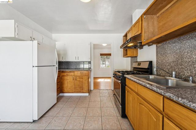 33 W Bissell, Richmond, CA 94801