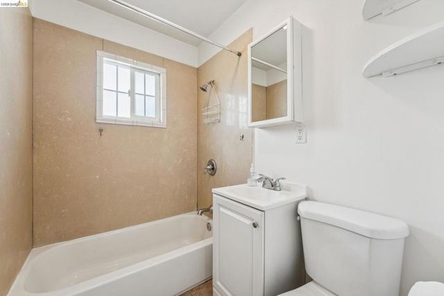 33 W Bissell, Richmond, CA 94801