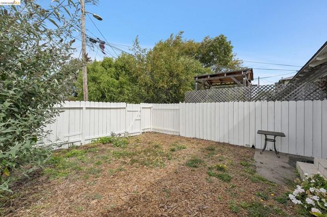 33 W Bissell, Richmond, CA 94801