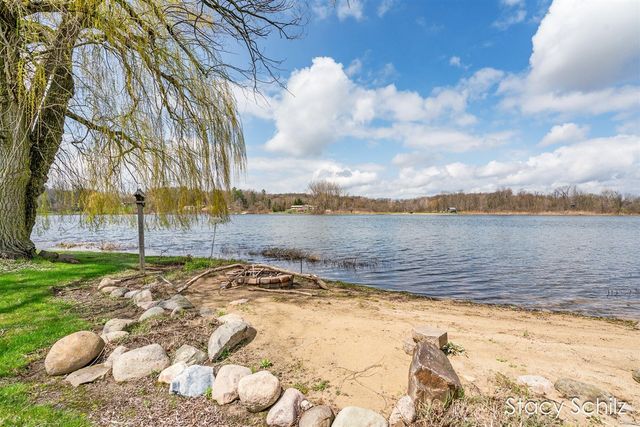 129 Sunset Drive, Dowling, MI 49050