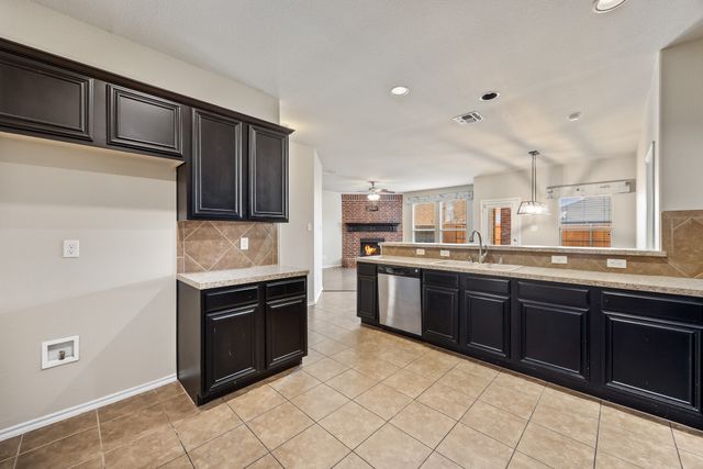 2028 Carriage Road, Heartland, TX 75126