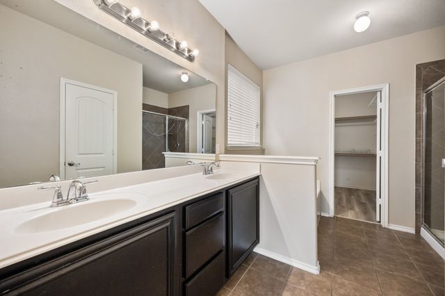 2028 Carriage Road, Heartland, TX 75126