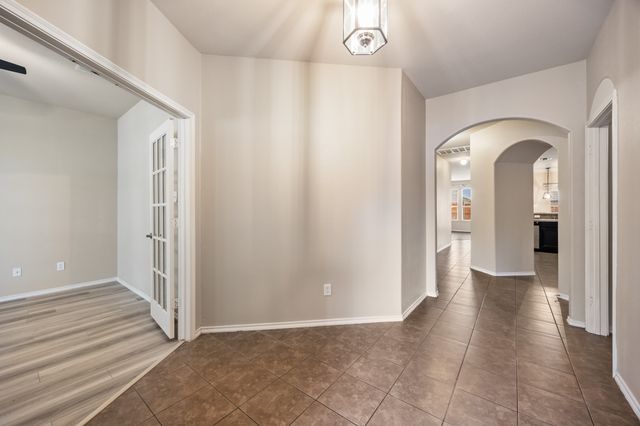 2028 Carriage Road, Heartland, TX 75126