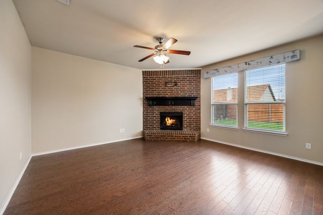 2028 Carriage Road, Heartland, TX 75126