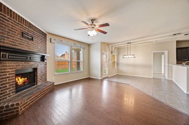 2028 Carriage Road, Heartland, TX 75126