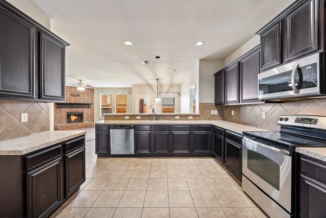 2028 Carriage Road, Heartland, TX 75126