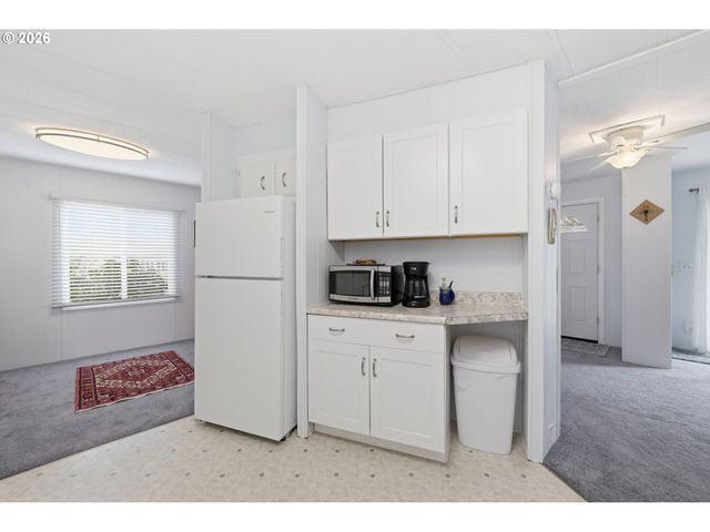 1199 N TERRY St 282, Eugene, OR 97402