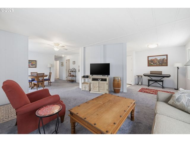 1199 N TERRY St 282, Eugene, OR 97402