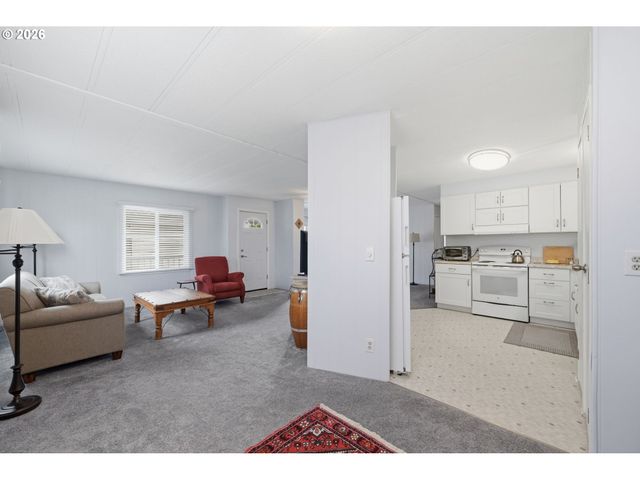 1199 N TERRY St 282, Eugene, OR 97402