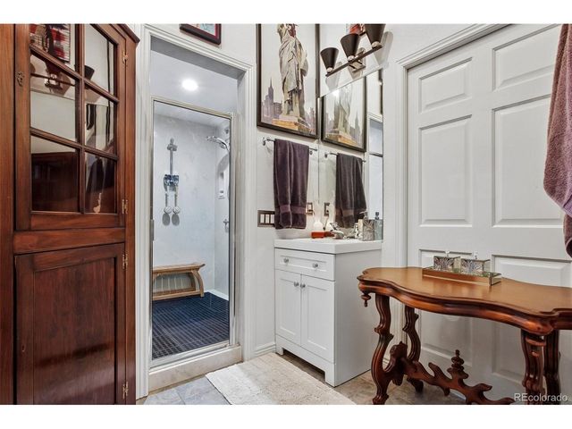 925 N Emerson St, Denver, CO 80218