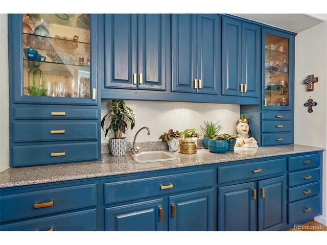 925 N Emerson St, Denver, CO 80218