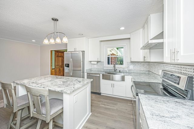 1259 Robin Road, Mount Pleasant, SC 29464