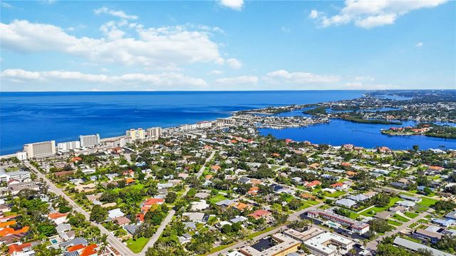 251 PLANTATION ROAD, Venice, FL 34293