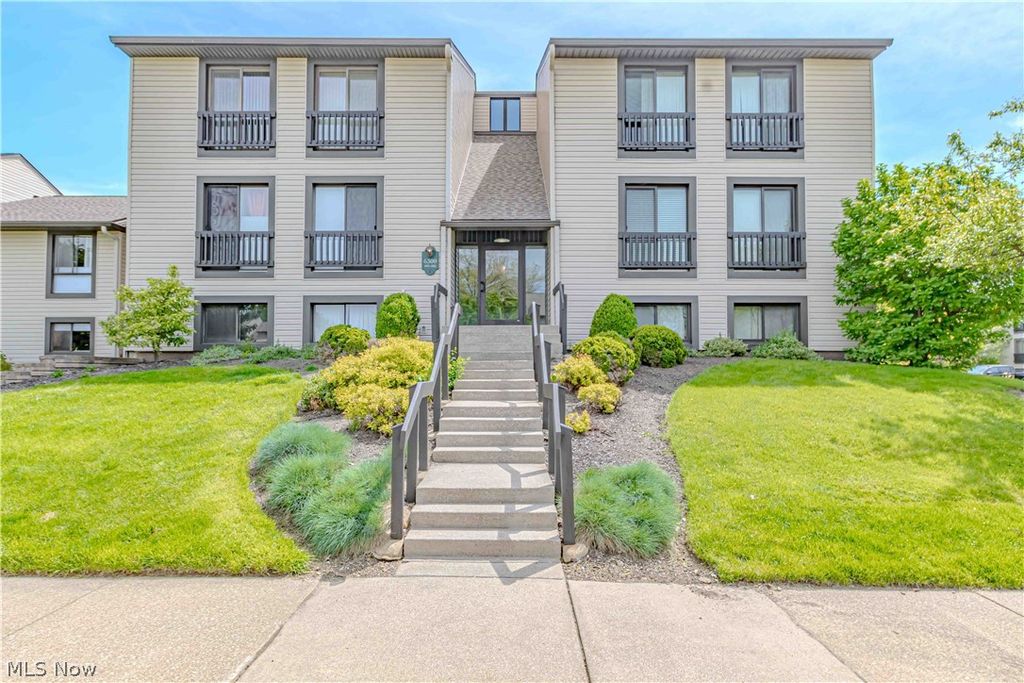 6300 Greenwood 402, Northfield, OH 44067