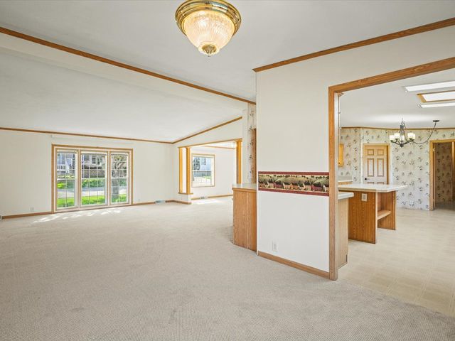 8438 HICKORY TREE Drive, Machesney Park, IL 61115