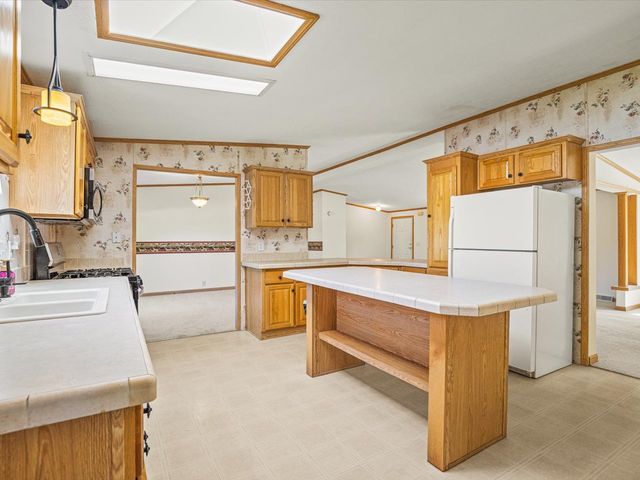 8438 HICKORY TREE Drive, Machesney Park, IL 61115
