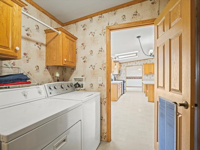 8438 HICKORY TREE Drive, Machesney Park, IL 61115