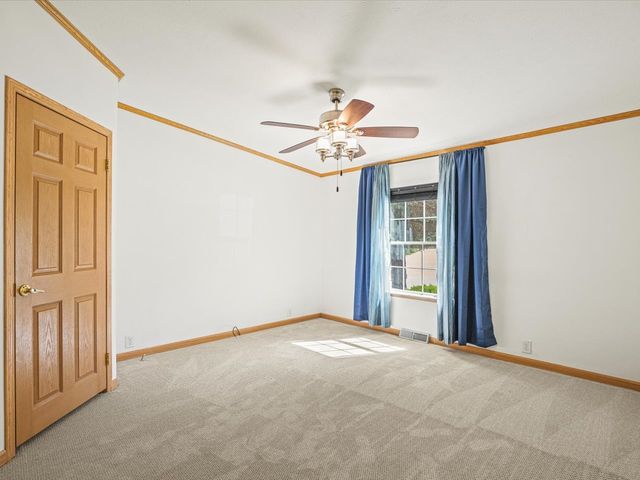 8438 HICKORY TREE Drive, Machesney Park, IL 61115