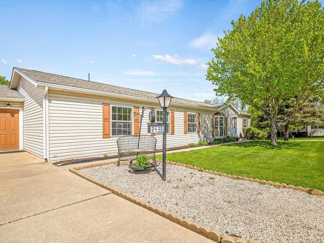 8438 HICKORY TREE Drive, Machesney Park, IL 61115