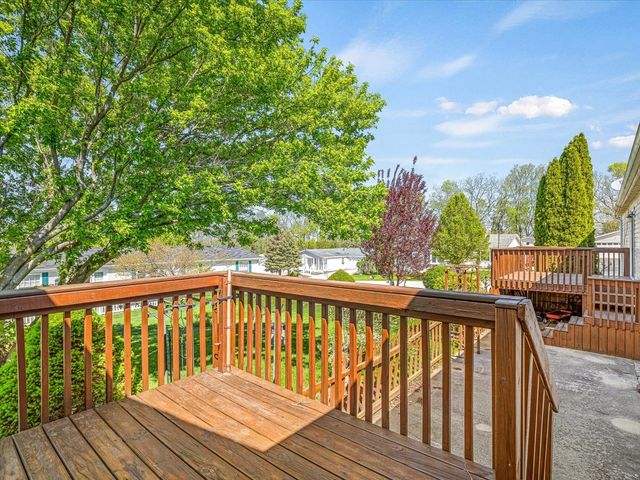 8438 HICKORY TREE Drive, Machesney Park, IL 61115