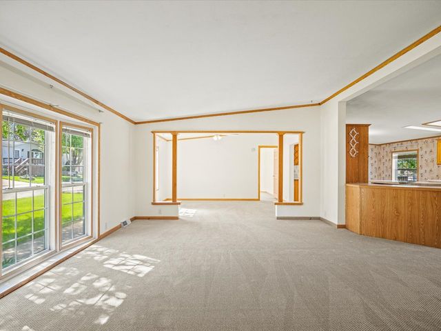 8438 HICKORY TREE Drive, Machesney Park, IL 61115