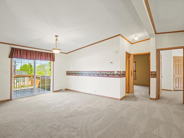 8438 HICKORY TREE Drive, Machesney Park, IL 61115