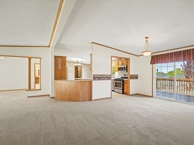 8438 HICKORY TREE Drive, Machesney Park, IL 61115