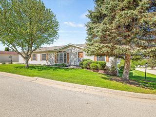 8438 HICKORY TREE Drive, Machesney Park, IL 61115