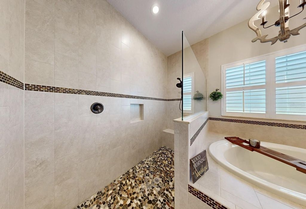 Image 54 of property listing at 6426 TIDELINE DRIVE, Apollo Beach, FL 33572