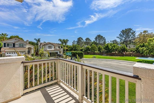 6898 Camino De Amigos, Carlsbad, CA 92009